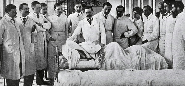 Doctors making rounds